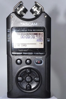 TASCAM DR-40 Linear PCM Digital Recorder. EXCELLENT+. POWERS UP. USE MARKS. EX.+ - Image 1 of 4