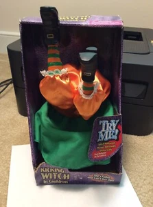 New 2001 Gemmy Halloween Animated Witch Upside Down In Cauldron Kicking Legs - Picture 1 of 9