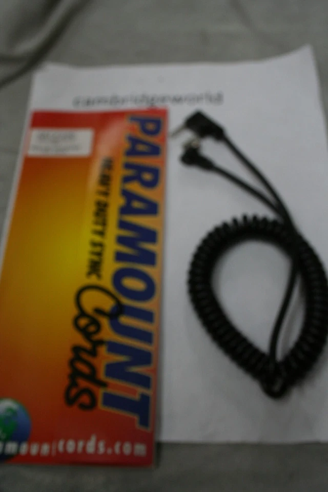 PARAMOUNT HEAVY DUTY FLASH SYNC CORD 3-6C HOUSEHOLD to ROLLEI  LOCKING COIL 15ft - Image 1 of 1