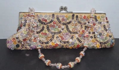 Bolso clutch de noche con cuentas con asa y cadena Foto 1 de 4
