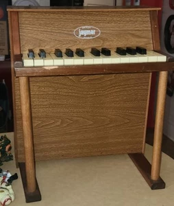 Vintage JAYMAR Upright 25 Key Children’s piano made in USA, #2,641.135 - Picture 1 of 8