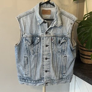 VTG 80s Levi's Type 3 Denim Trucker Vest Sz 42? 70506-0214 Blue Sleeveless Studs - Picture 1 of 23