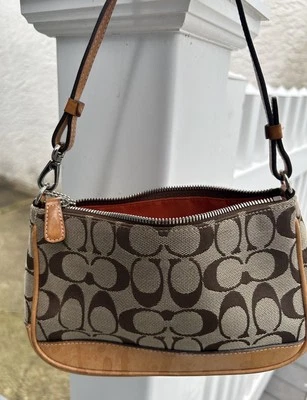 Bolso de Hombro Cartera COACH Clásico Firma Vintage Demi Monograma TAN/Beige 6094 Foto 1 de 4