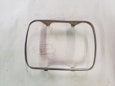 Хромированное отделочное кольцо для правой фары | Подходит для Mercedes Benz 300D 300SD 1981-1985 годов выпуска - Изображение 1 из 4