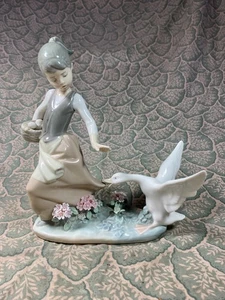 Lladro Aggressive Goose Porcelain Figurine - 1288 - Picture 1 of 6