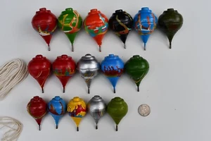 Lote de 3 hilanderos de madera tradicionales de Perú. Trompos de madera de Perú - Imagen 1 de 6