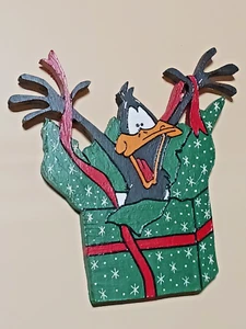 Handmade Looney tunes Daffy Duck in Christmas Present Wall Hanger 7".50 x 7" - Picture 1 of 3
