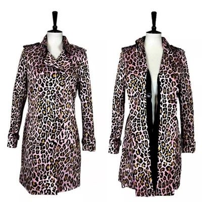 Gabardina Joan Rivers rosa y negra Foto 1 de 4