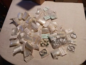 VINTAGE SMALL PLASTIC HAIR COMBS CLEAR & PONYTAIL BARRETTES FOR CRAFTS WEDDINGS - Picture 1 of 8