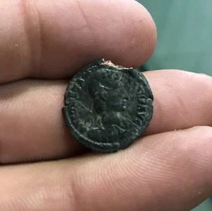 CONSTANTIUS II 337 -361 AD, ROMANO. Sobrecamión con letras de error muy raras en la cabeza - Imagen 1 de 2