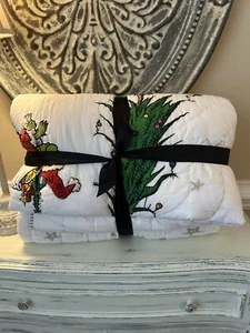 Pottery Barn Kids Dr. Seuss’s The Grinch FULL/QUEEN Quilt PRE-OWNED SPOTS READ - Picture 1 of 18