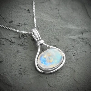 925 Sterling Silver Moonstone Necklace Blue Gemstone Pendant Handmade Gift Boxed - Picture 1 of 6