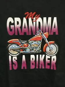 MY GRANDMA IS A BIKER Moto Rally Grafica T Nero Giovani Bambini S - Foto 1 di 4