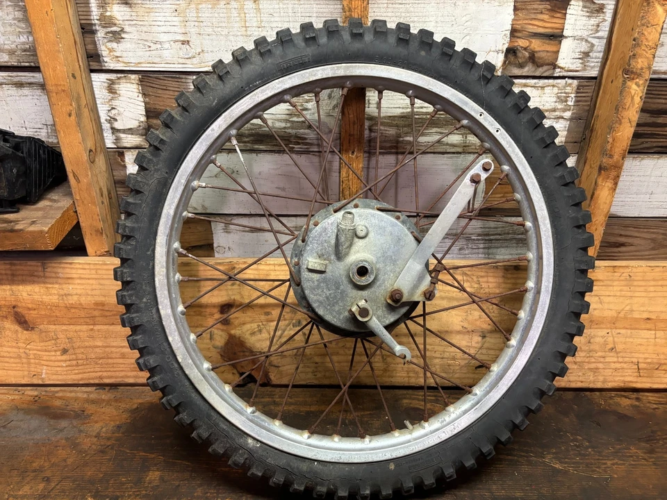 Placa de freno de cubo de rueda delantera Bultaco Frontera 370 modelo 215 MK11 1979 Foto 1 de 4