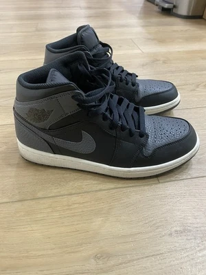 Nike Air Jordan 1 Mid Negro Gris Oscuro 554724-041 Para hombres Talla US 9.5 Foto 1 de 4
