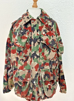 CHAQUETA MILITAR UTILITARIA TÁCTICA DEL EJÉRCITO SUIZO Alpenflage camuflada M70 ver medidas Foto 1 de 4