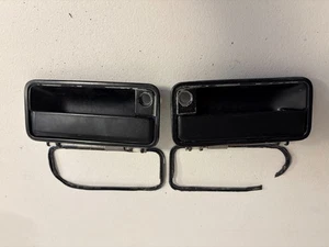 1988-1994 Chevy GMC Front Passenger & Driver Metal Exterior Door Handle OEM - Picture 1 of 2