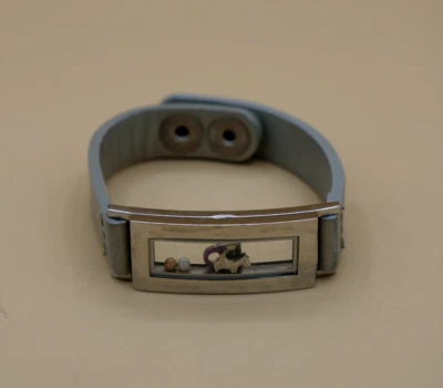 Pulsera flotante envolvente gris con dijes Love Dog Foto 1 de 4