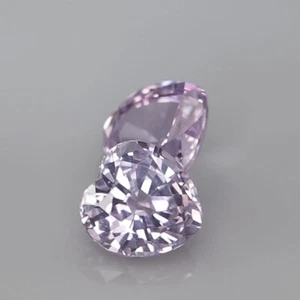 1.41 carats very light purple natural sapphire pair heart 5x3 mm 23103166 - Picture 1 of 4