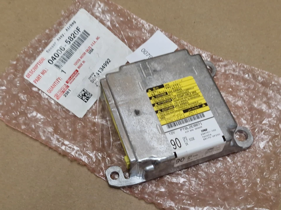 Toyota Corolla Verso Air Sensor ECU 040065820F PT8L2E0071 235731-102 891700F230 - Image 1 of 4