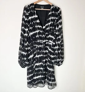 City Chic Womens Plus Size M Dress Black White Lined Chiffon Knee Length - Picture 1 of 7