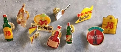 Lot 1: 10 pin's  Boissons Alcools bouteilles Pastis Ricard Whisky JB etc... C33 - Photo 1/2