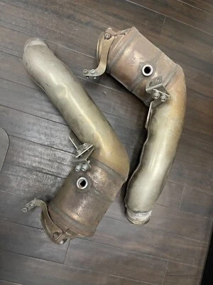 Colector de cabezal del motor lado izquierdo y derecho BMW F06 F13 F10 M6 M5 OEM 45 k Foto 1 de 4