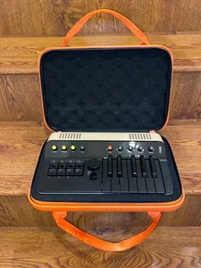 Telepathic Orchid ORC-1 Chord Synthesizer - BRANDNEU MIT HÜLLE - Bild 1 von 1