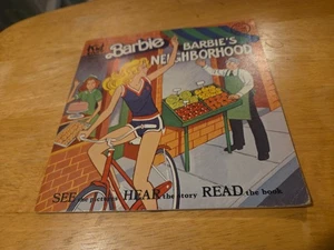 Barbie's Neighborhood 1981 Talking Story Book with Record Read & Listen - Foto 1 di 3