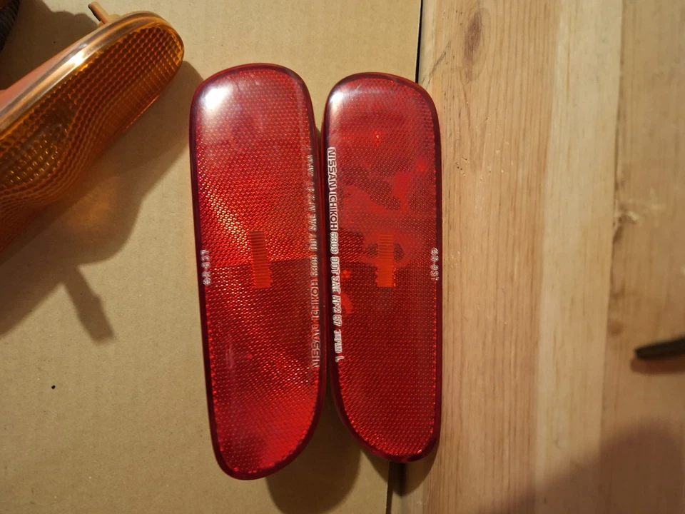 1990-1996 OEM INFINITI Q45 rear Blinkers/side Markers/reflectors - Image 1 of 1