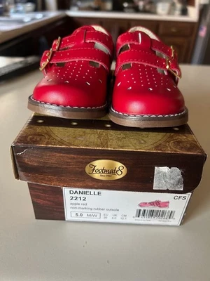 Sapato social clássico Footmate Danielle vermelho bebê tamanho 5 fivela - Imagem 1 de 4