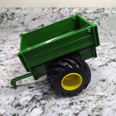 Remolque Tomy John Deere Monster Treads vehículo de juego tractor granja Foto 1 de 4