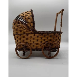 Carrozzina in vimini miniatura casa delle bambole decorazione da collezione retrò - Foto 1 di 7
