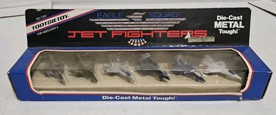Tootsie Toy No. 1988 1701 Eagle Squad JET FIGHTERS Die-Cast - Aviones de juguete NUEVO Foto 1 de 4