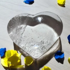 Talla de corazón de cristal de cuarzo transparente - Imagen 1 de 10