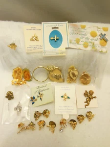 LOT OF 27 VINTAGE RELIGIOUS PINS BROOCHES LAPEL PINS PENDANTS ALL VGC!! - Picture 1 of 8