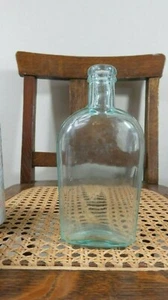 HÜBSCHER HELL MINTGRÜNER FARBE UNBESCHRIFTETER FLASCHEN - Bild 1 von 6