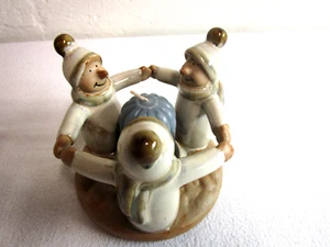 Kerzenhalter Keramik Kreis 3 fröhliche Wintermenschen Hände halten 5" breit - Bild 1 von 5
