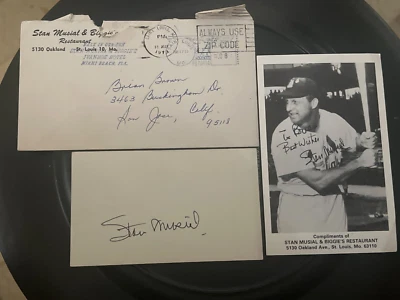 signed Stan Musial index card along with picture and envelope it was received - Image 1 of 4