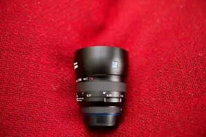 ZEISS Milvus 50mm F2 M / MAKRO - ZF.2 - für NIKON F - Imagen 1 de 7