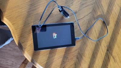 Amazon Kindle Fire 7 9th Gen 16gb Black M8S26G bundle with pink case - Image 1 of 4