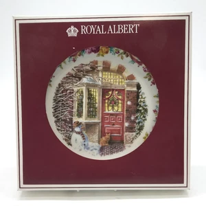 Royal Albert "Home for Christmas" Yuletide Greeting PN286 Plate 8.25" Dia Boxed - Picture 1 of 17