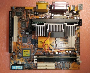 PC Chips XCEL2000 + Pentium 3 SL35E 500 MHz + 64 MB [Slot 1-Socket 370] - Bild 1 von 5