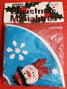 Hobby Lobby Mini Christmas Tree Skirt 12" Snowman Design New in Pkg - Picture 1 of 14
