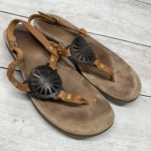 UGG sandalo donna taglia 8 Ayden perizoma nero logo pelle marrone slingback 1007095