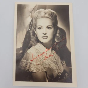 Vintage Betty Grable signed Autogramm Fan Pen Pal Foto 5x7 - Bild 1 von 6