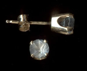 14K .50 1/2 Carat Solid Yellow Gold Round Blue Aquamarine Solitaire Earrings -lm - Picture 1 of 2