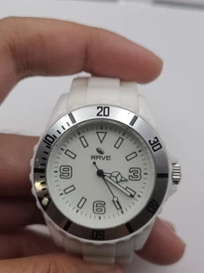 orologio uomo rave analogico quarzo cinturino gomma bianco nuovo batteria funzionante - Foto 1 di 11