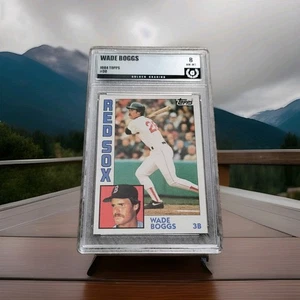 Tarjeta de segundo año graduada 8 1984 Topps - Wade Boggs #30 - Medias Rojas Salón de la fama - Imagen 1 de 2