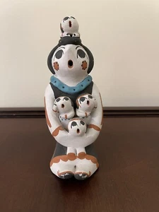 Native American Pottery Storyteller doll signed D. Sando Jemez - Picture 1 of 10